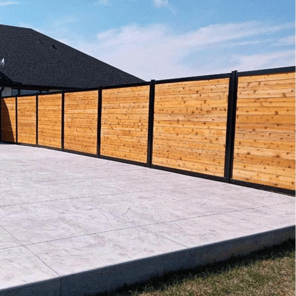 Portão de correr metálico reforçado